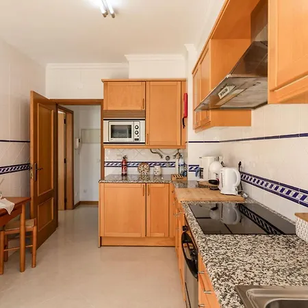 Modern 1br In With Balcony & Parking, By Hopstays *