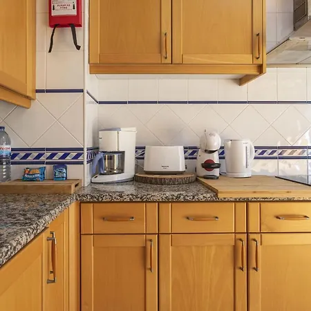 Daire Modern 1br In With Balcony & Parking, By Hopstays *