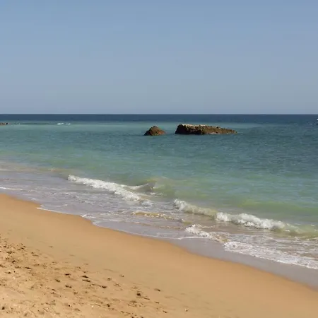 Modern 1br In With Balcony & Parking, By Hopstays