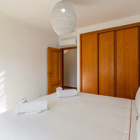 Modern 1br In With Balcony & Parking, By Hopstays