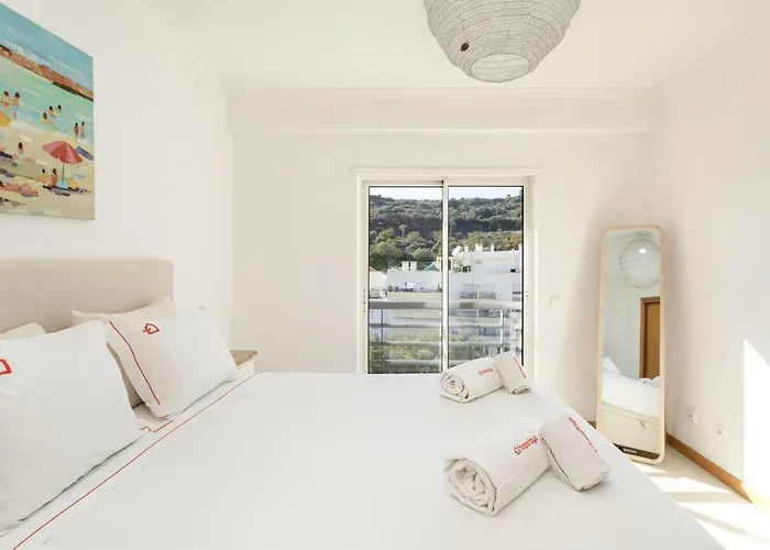 Modern 1br In With Balcony & Parking, By Hopstays *