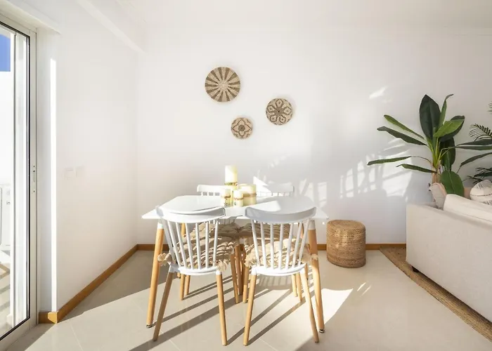 Modern 1br In With Balcony & Parking, By Hopstays Апартаменти *