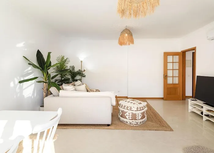 Modern 1br In With Balcony & Parking, By Hopstays * Албуфейра