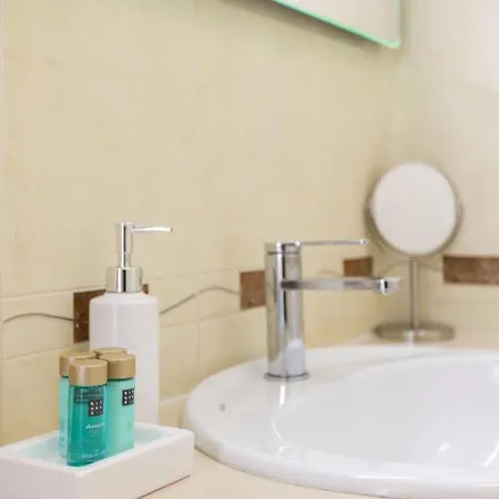 Modern 1br In With Balcony & Parking, By Hopstays 알부페이라